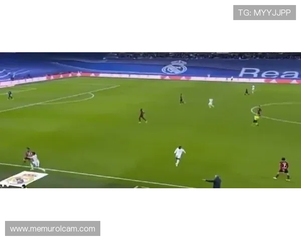 维尼修斯对阵不同联赛球队表现对比：跨环境适应能力解析